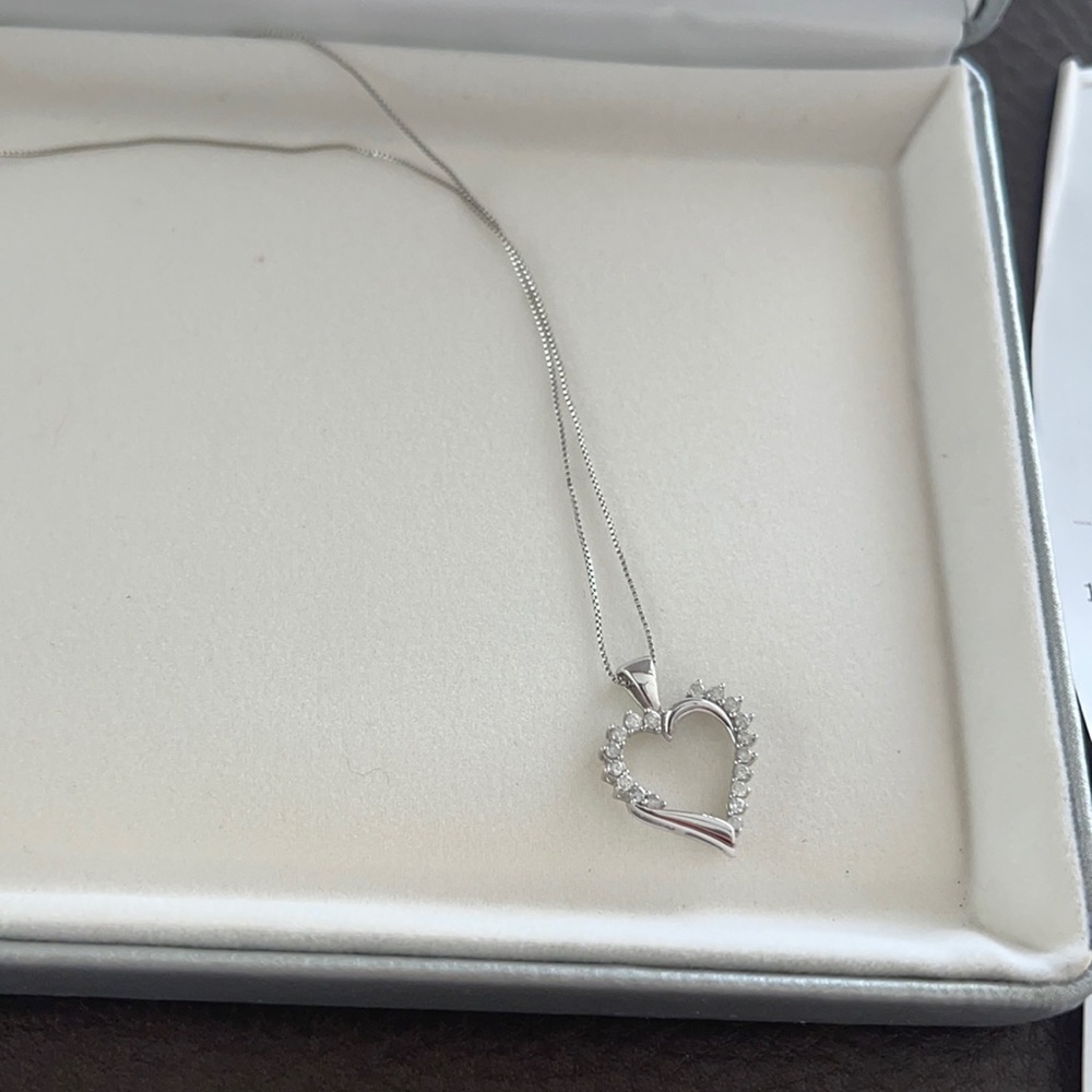 Heart shaped Diamond necklace